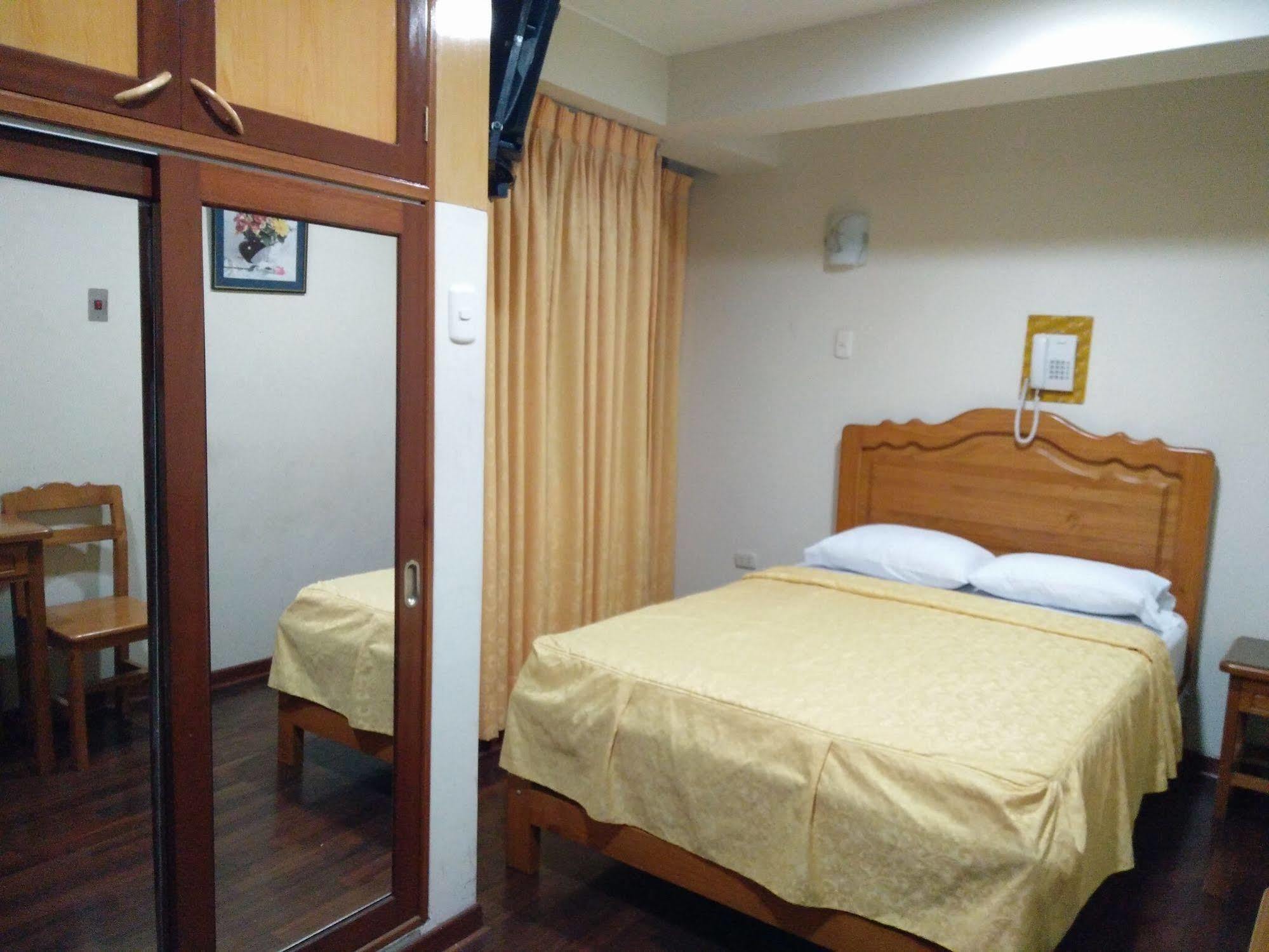Hotel Panamericano Lima Bagian luar foto