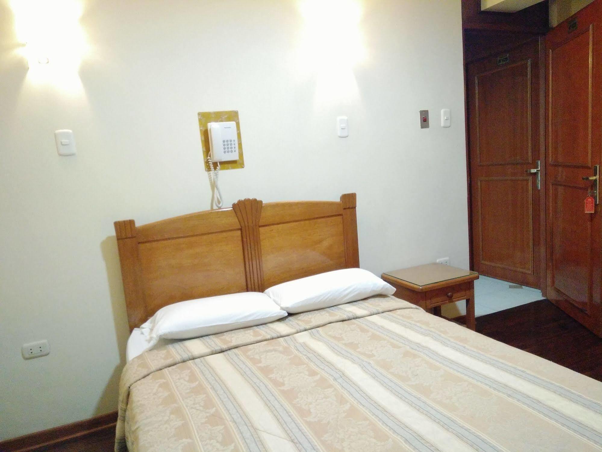 Hotel Panamericano Lima Bagian luar foto