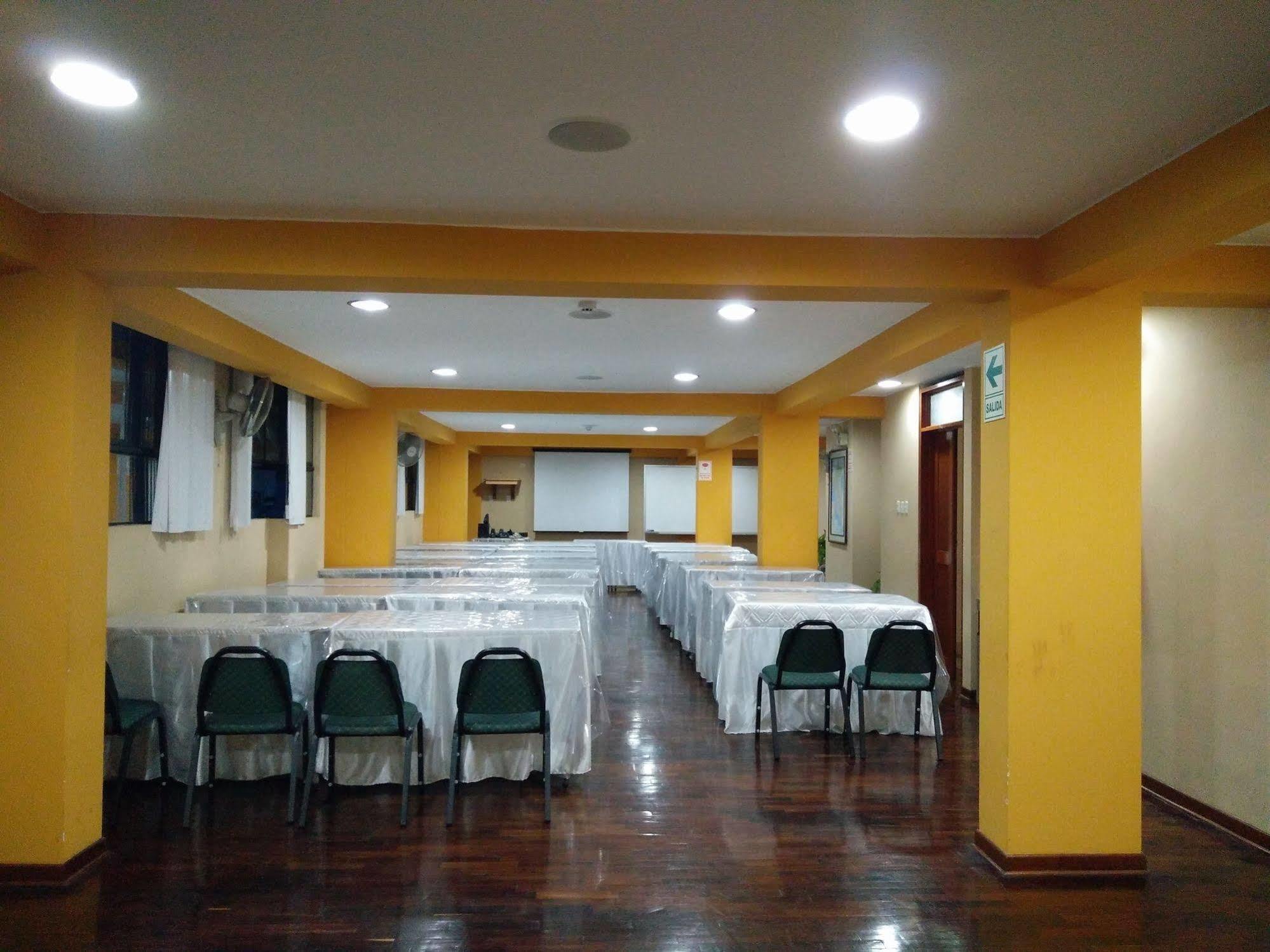 Hotel Panamericano Lima Bagian luar foto