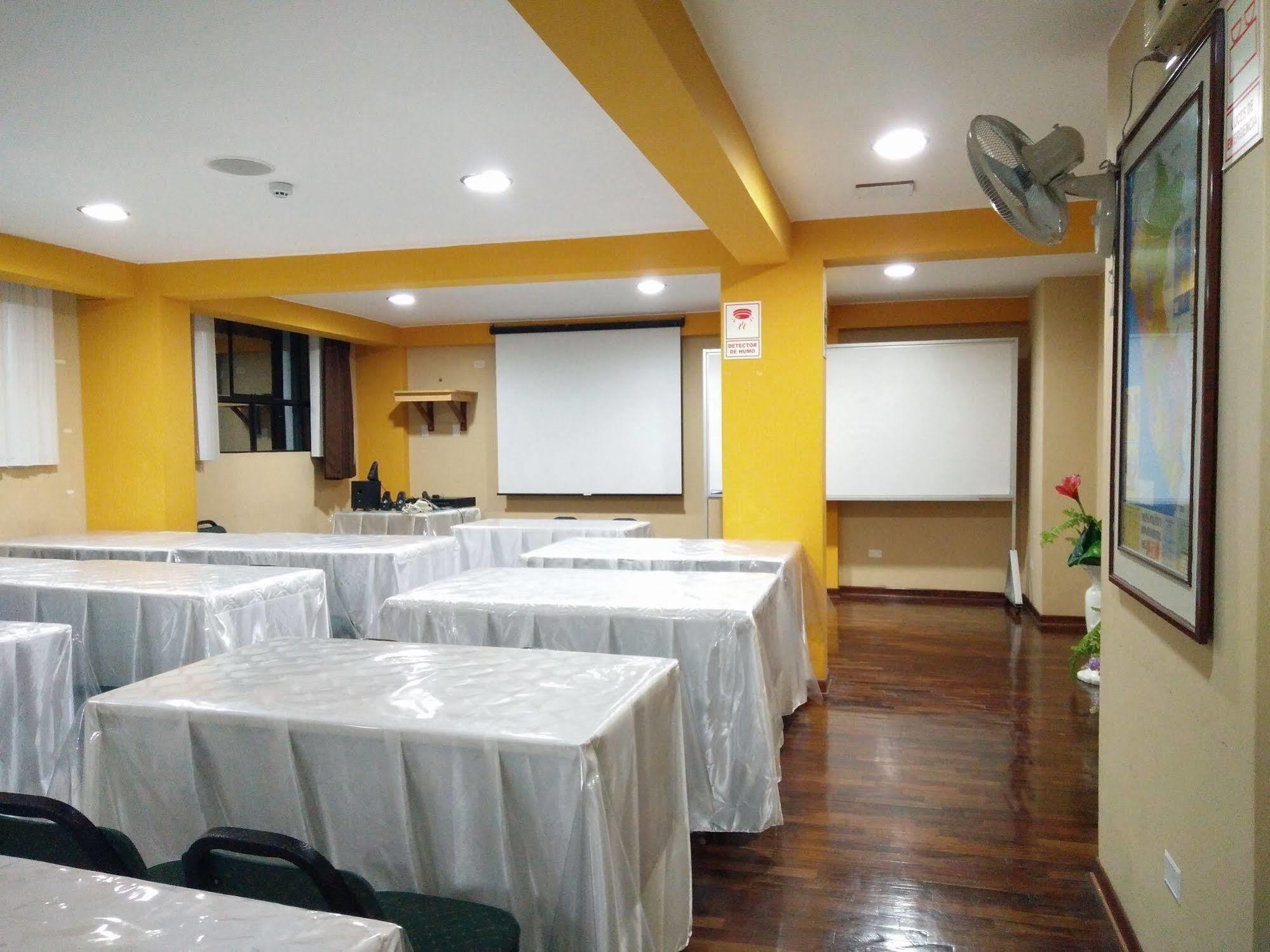 Hotel Panamericano Lima Bagian luar foto