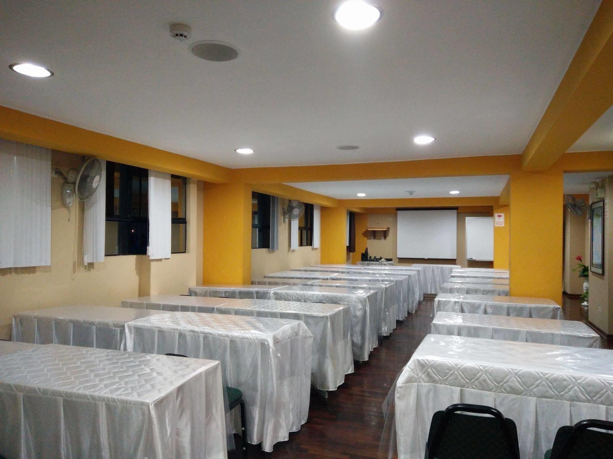 Hotel Panamericano Lima Bagian luar foto