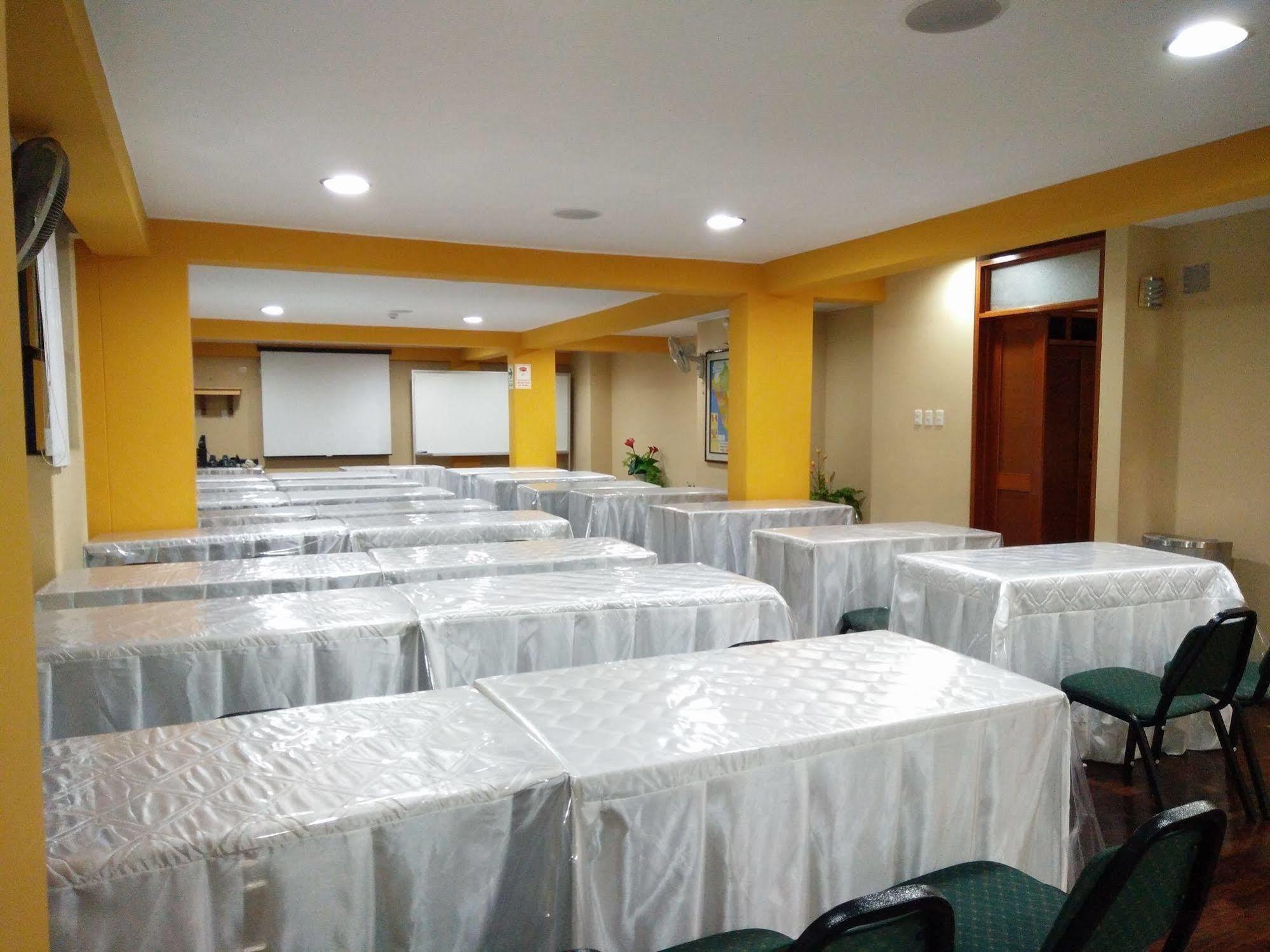 Hotel Panamericano Lima Bagian luar foto
